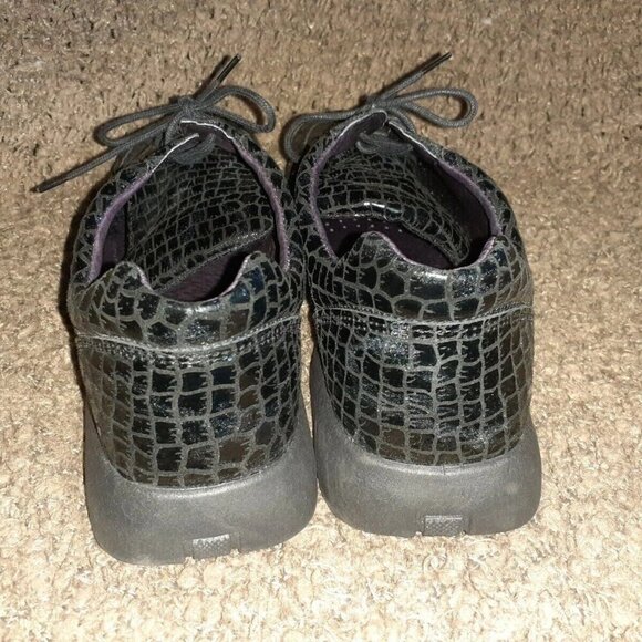 ROHDE-Dark Navy-Croc Pattern Patent with Texture-Superb-Leather-SZ 8UK-8.5 US - Picture 5 of 8